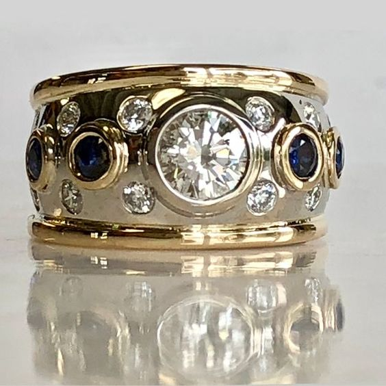 Classic Golden Inlaid Zirconia Ring