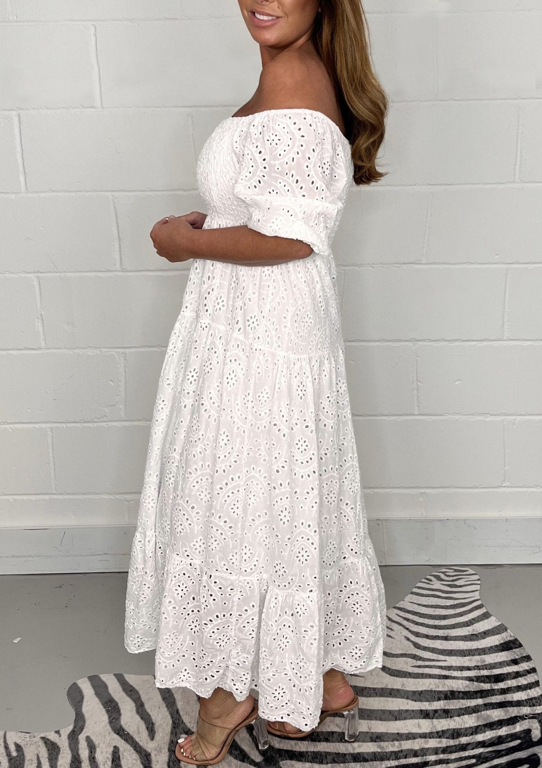 Global Allure: Breezy Summer Midi Dress