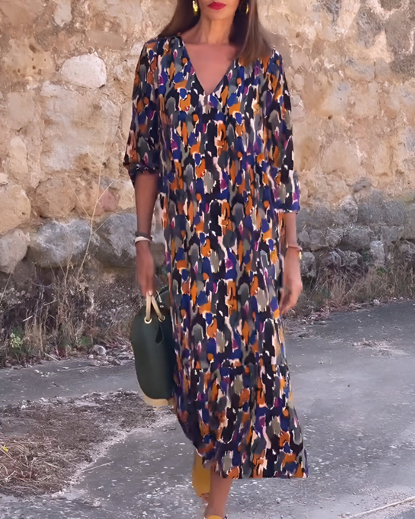 Angeli | Vintage-Inspired V-Neck Dress