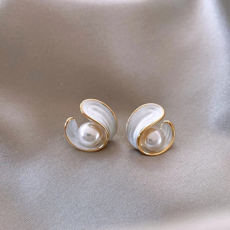 Elegant Gold Earrings Featuring White Opals and Pearls