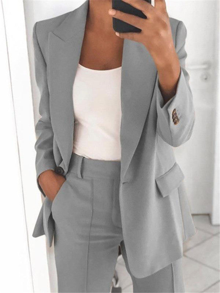 Executive Elegance: Tailored Blazer and Fitted Trousers Set