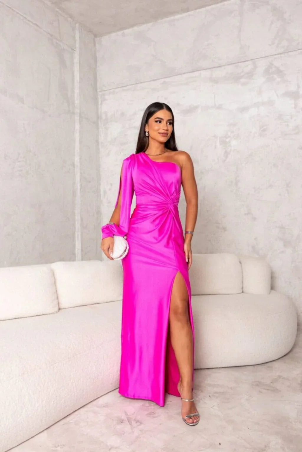 Ylona - Chic One-Shoulder Design