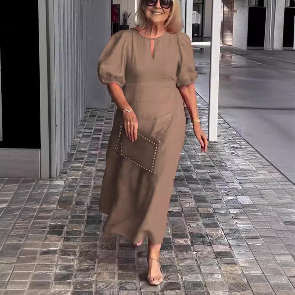 Chic Midi Dress with Elegant Essence