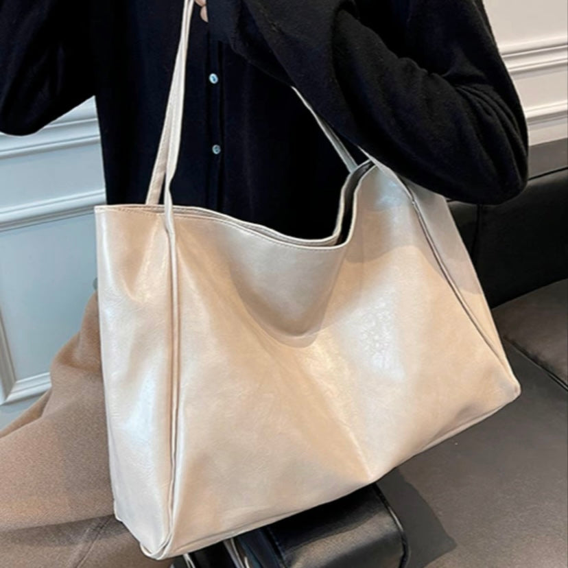 Amara - Vintage-Inspired Leather Handbag