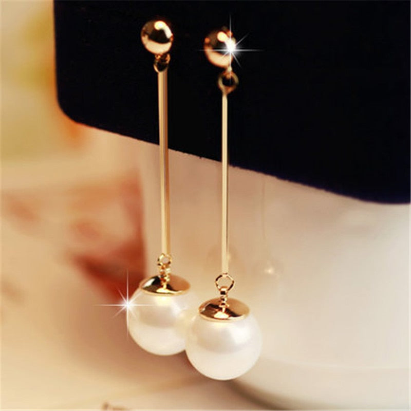 Elegant Dangling Earrings Featuring Exquisite Handcrafted Pearls