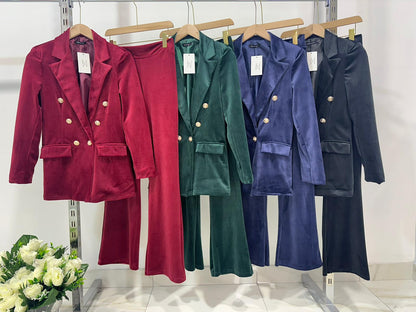 Velora™ - Opulent Velvet Blazer