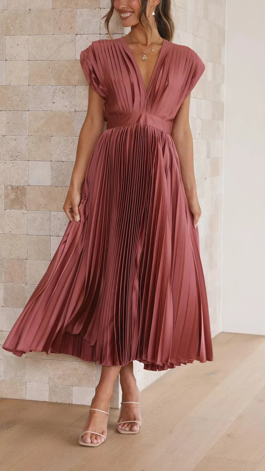 Lexi - Elegant Pleated Luxe Dress