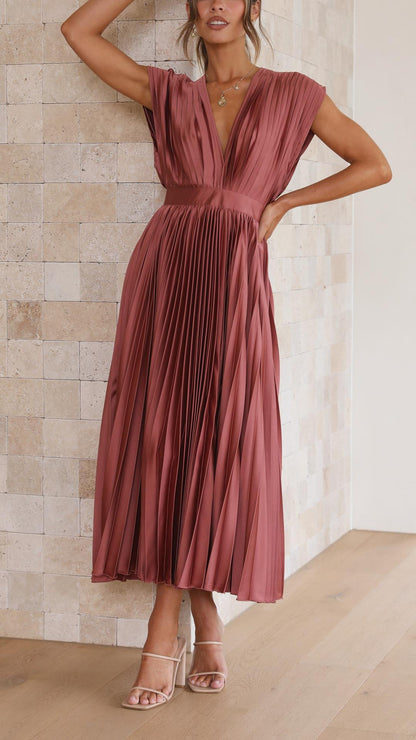 Lexi - Elegant Pleated Luxe Dress