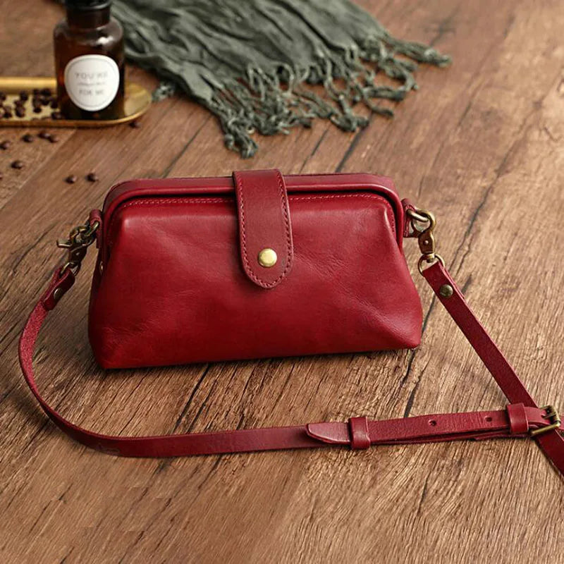 Ivy - Compact Leather Crossbody Bag
