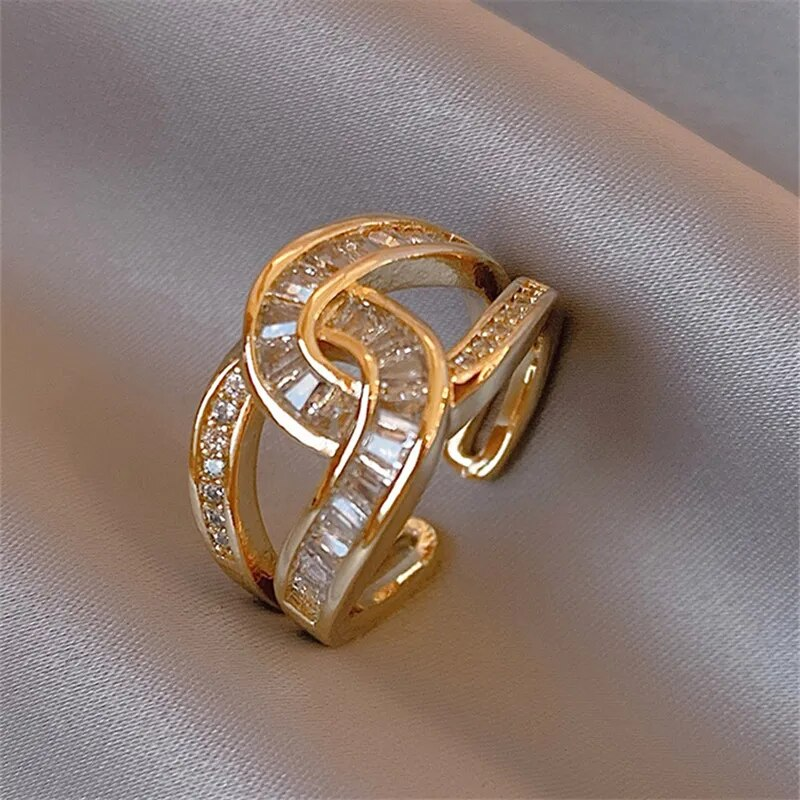 Chic Twisted Knot Ring