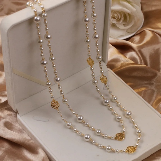 Chic Gold Pearl Pendant Necklace