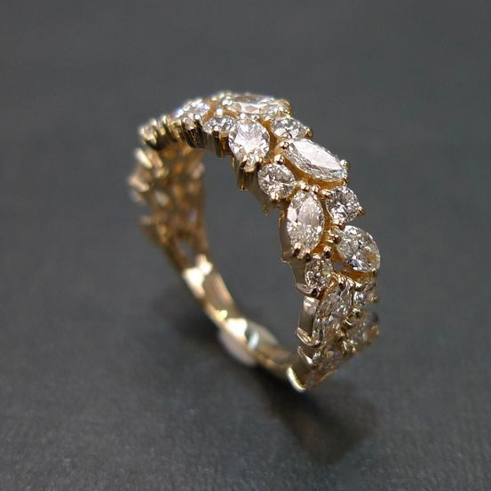 Retro Radiant Gold Ring